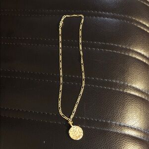 Elegant Gold Pendant an chain.
Solid gold 14 Kt New